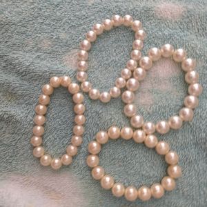 Pearl bracelets (Set of 4)